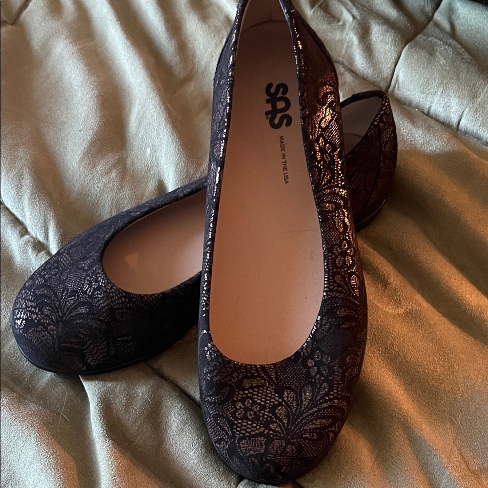 SAS Women's Black Floral Lace Flats